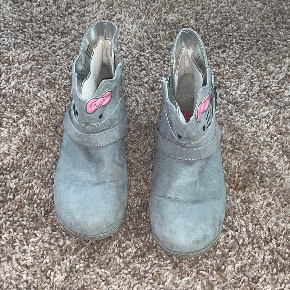 Hello Kitty booties